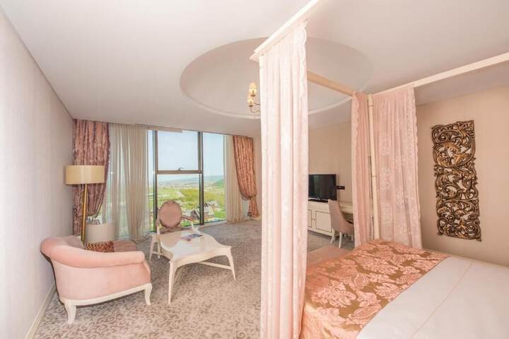 Room 3 of 54