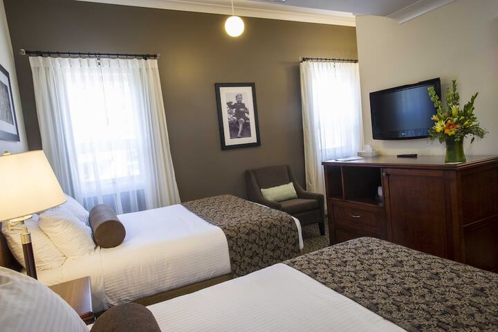 Room 5 of 140
