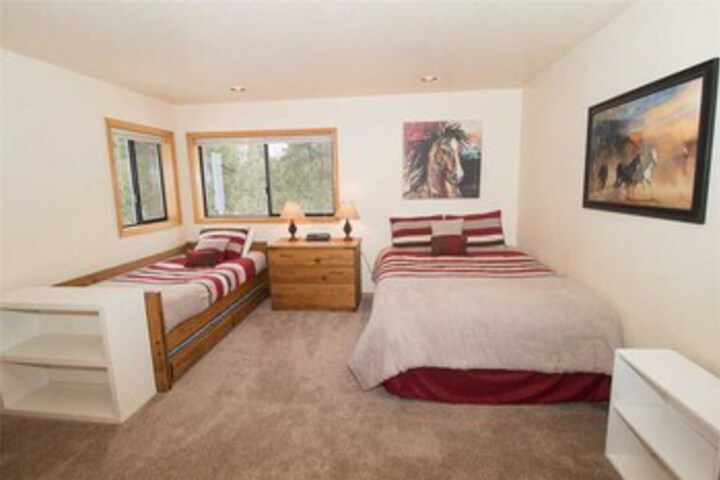 Room 14 of 16