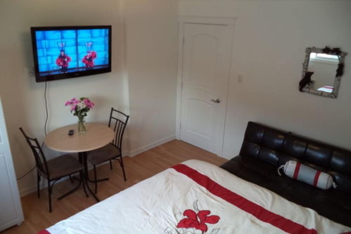 Room 4 of 24