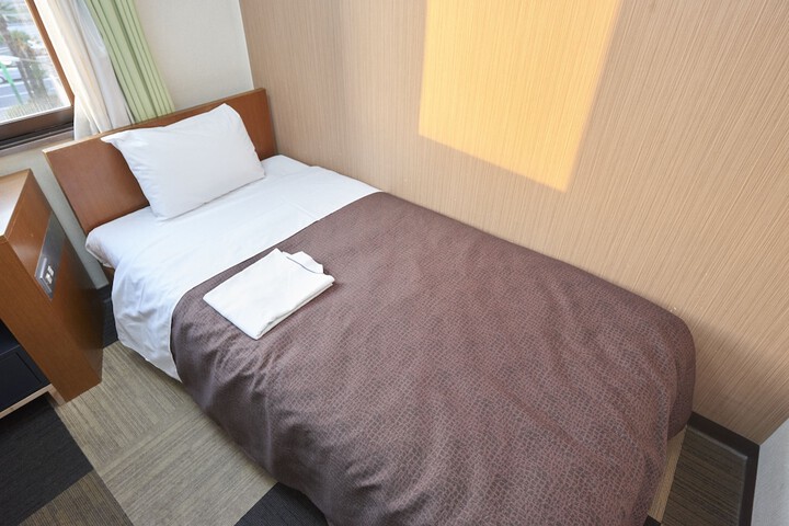 Room 9 of 27