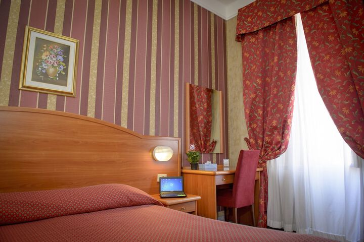 Room 24 of 54