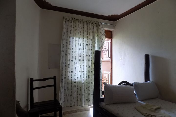 Room 28 of 31