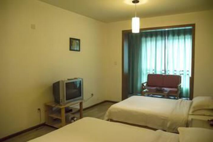 Room 16 of 40