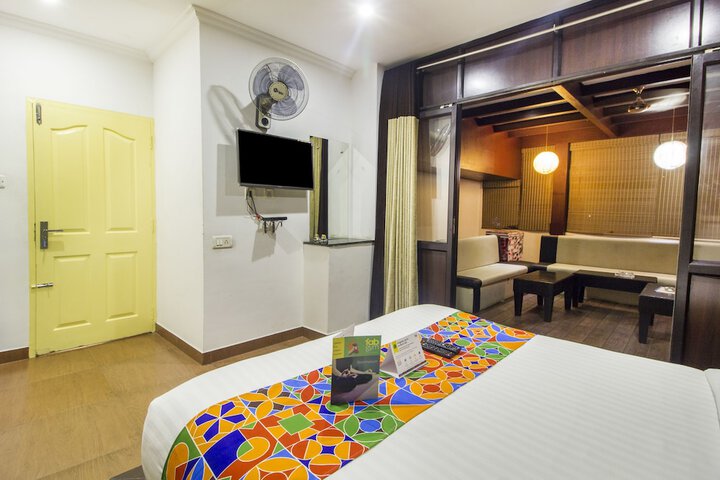 Room 10 of 14