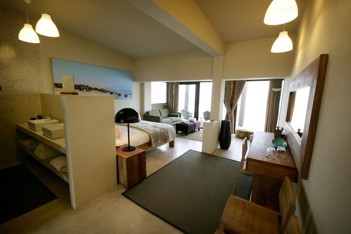 Room 12 of 40