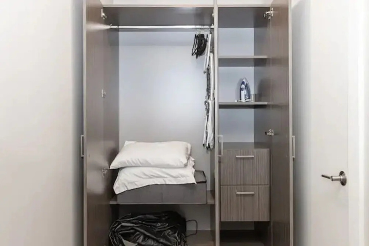 Room 2 of 19