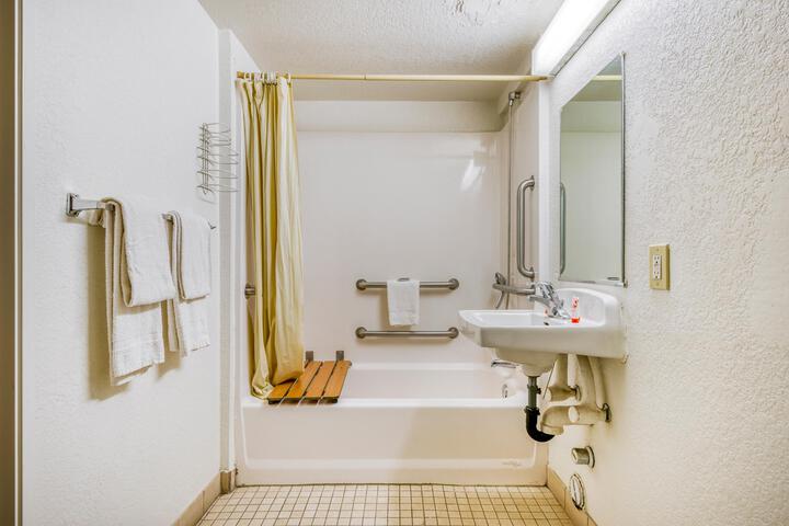 Room 41 of 46