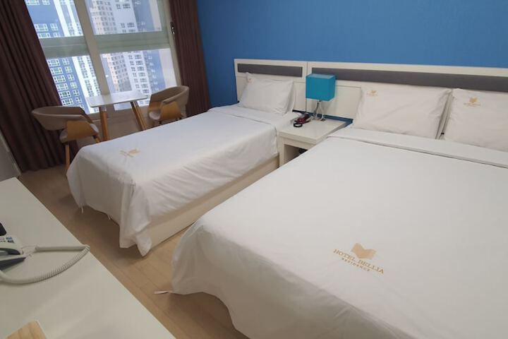 Room 11 of 35