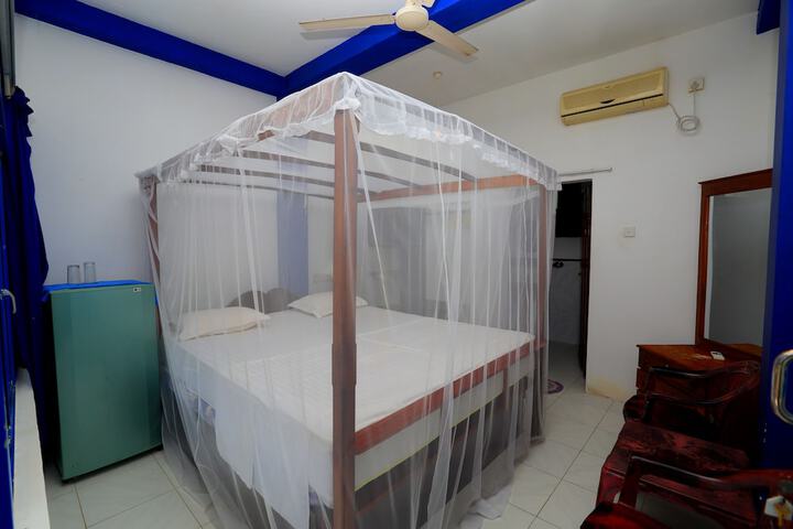 Room 4 of 51