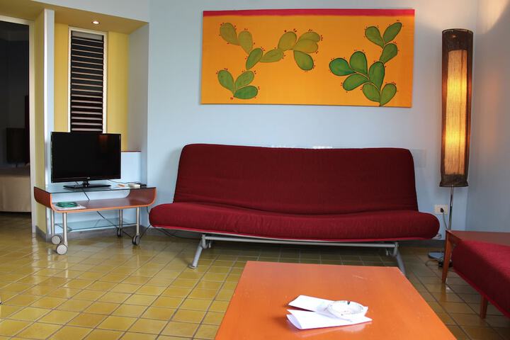 Room 9 of 20