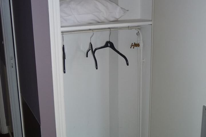 Room 6 of 47