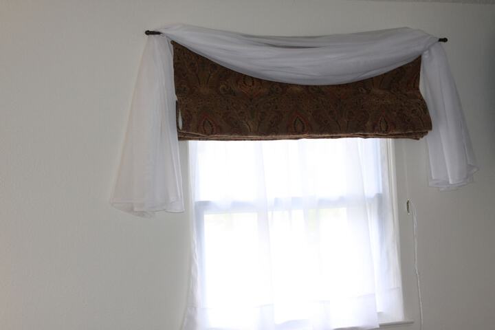 Room 8 of 34