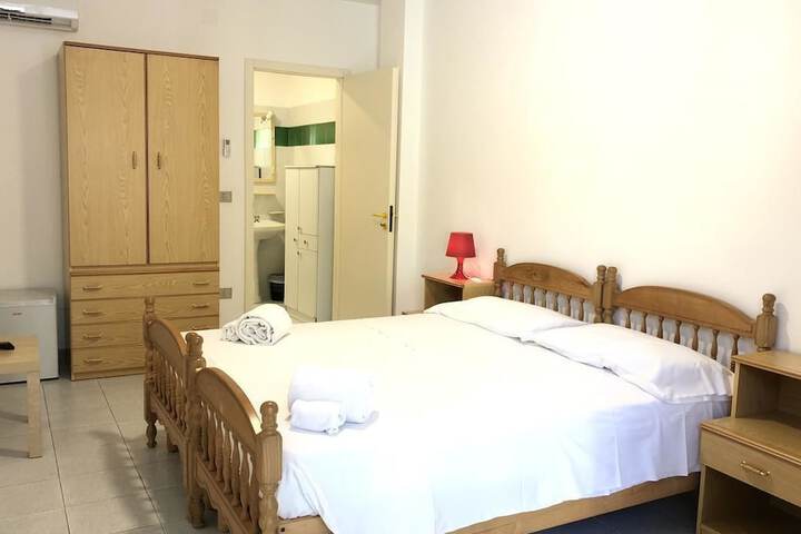 Room 7 of 30