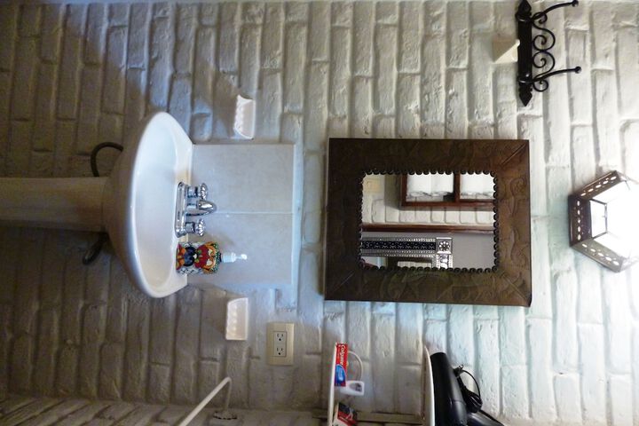 Room 33 of 39