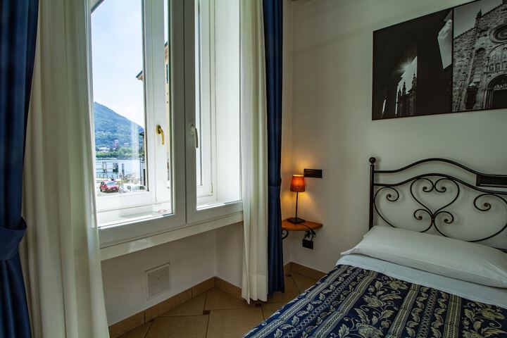 Room 4 of 35