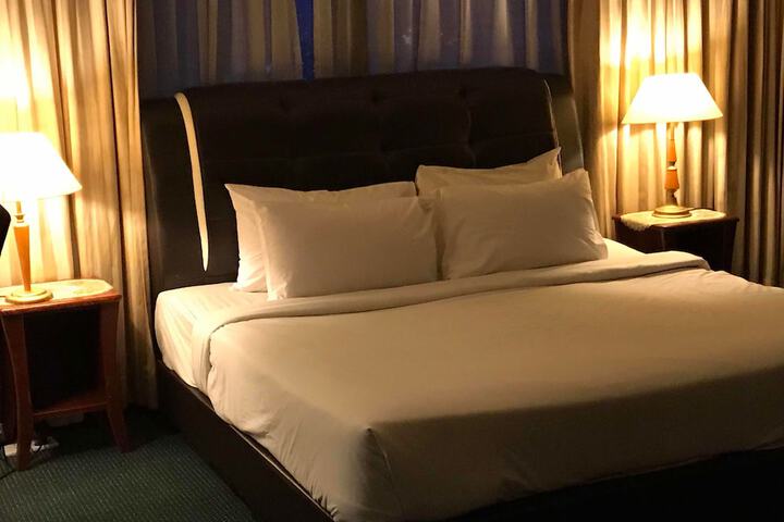 Room 14 of 114