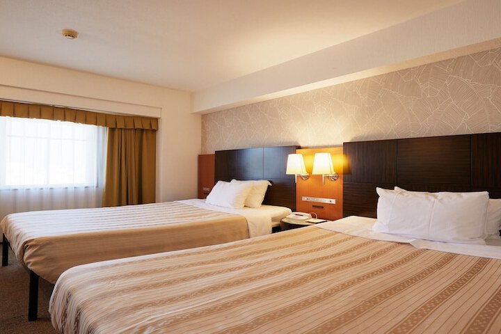 Room 34 of 102