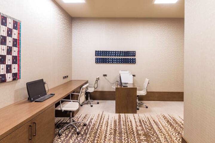 Business Center 102 of 118