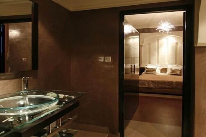 Room 7 of 22