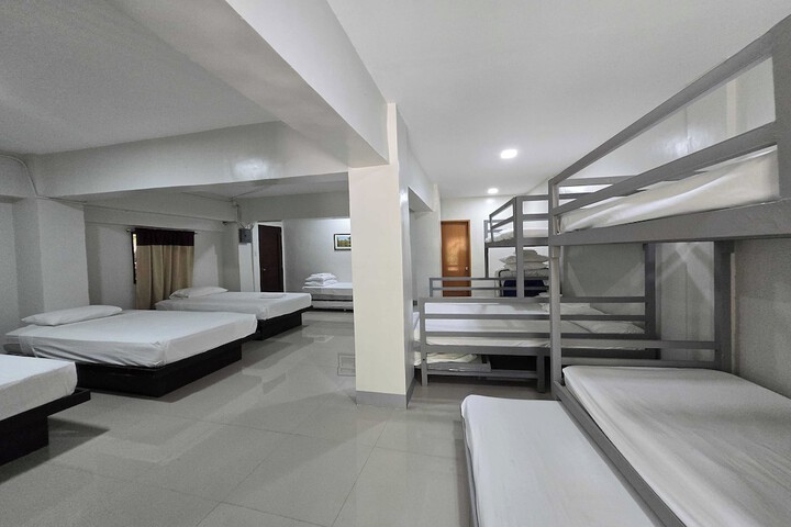 Room 17 of 60
