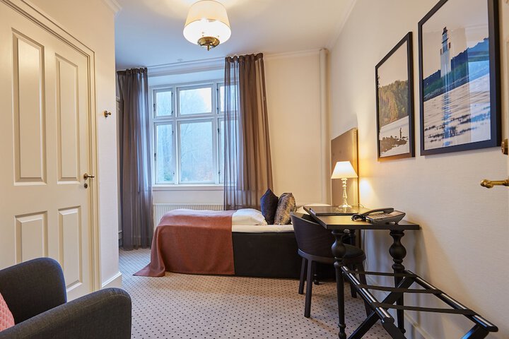 Room 15 of 43