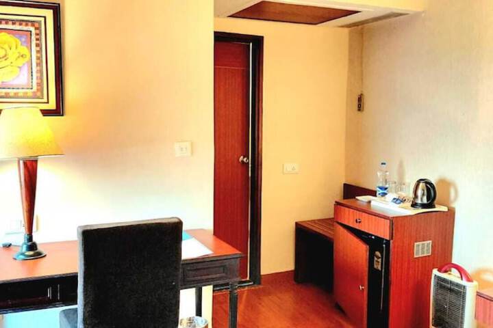Room 11 of 48