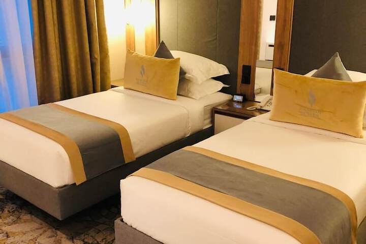 Room 8 of 20