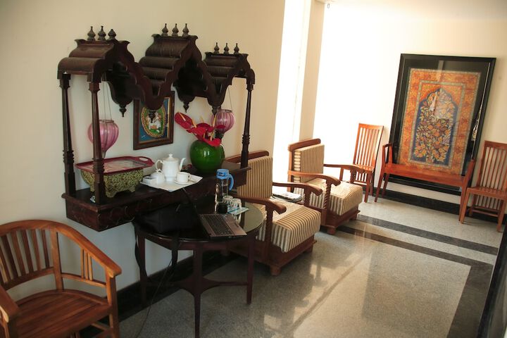 Ballroom/Hall 39 of 52