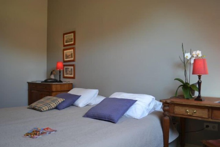 Room 6 of 25