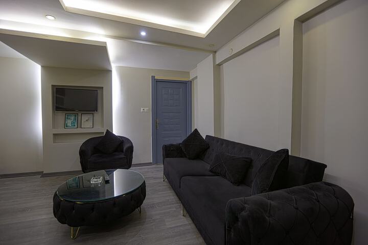 Room 8 of 18