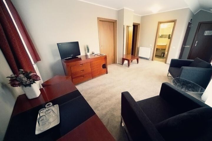 Room 34 of 68