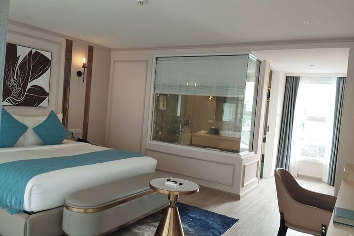 Room 80 of 171