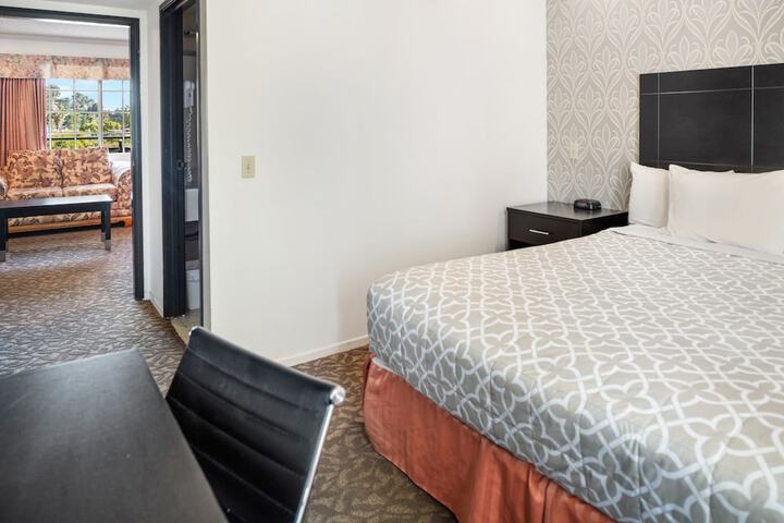 Room 14 of 36