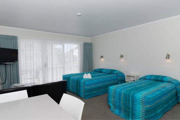 Room 30 of 64