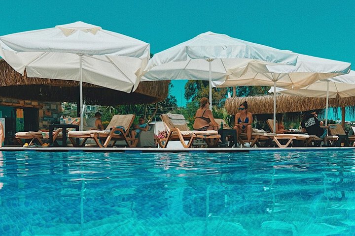 Pool 5 of 9