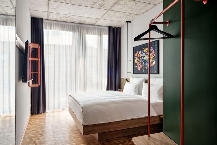 Room 19 of 47