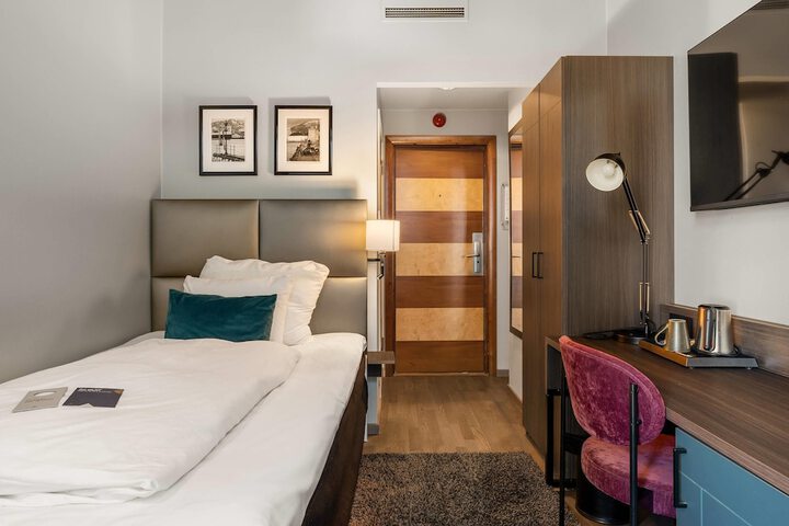 Room 29 of 83
