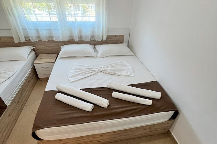 Room 27 of 56