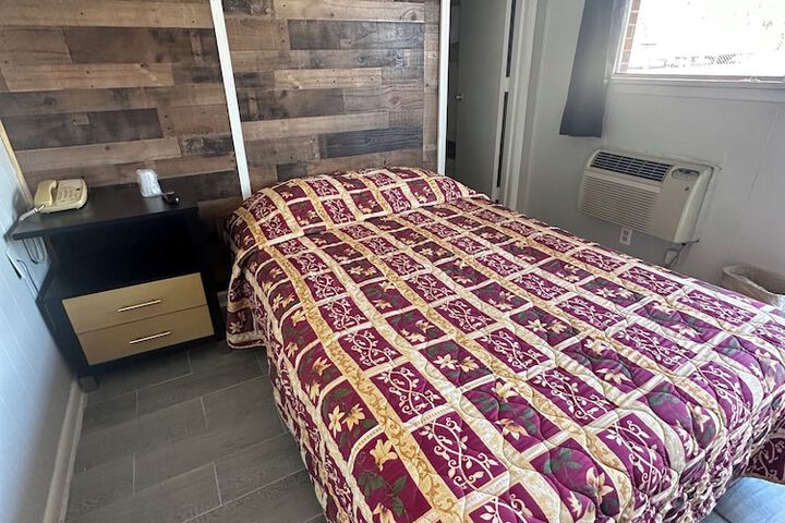 Room 15 of 20