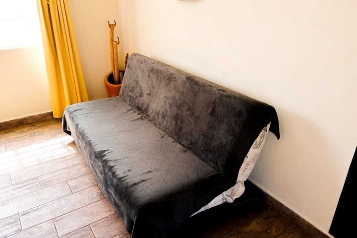 Room 2 of 65