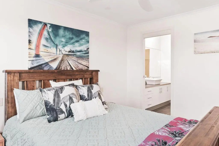 Room 6 of 14