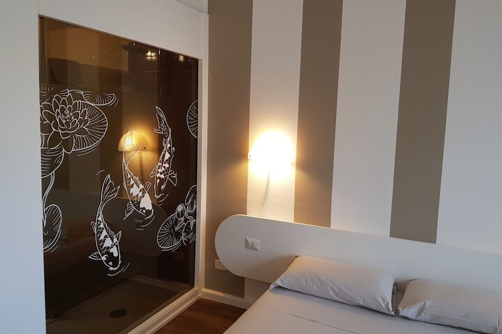 Room 13 of 42