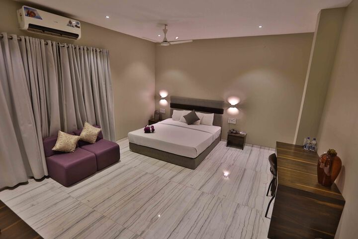 Room 9 of 59