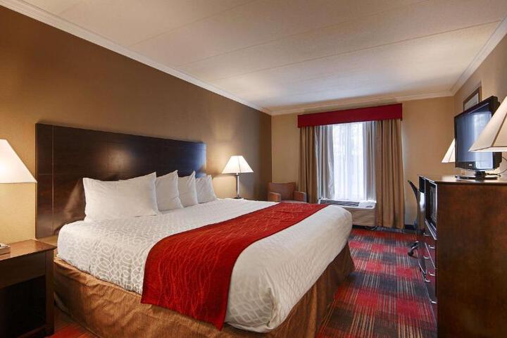 1 King Bed Work Desk Microwave and Refrigerator, Continental Breakfast (5 of 6)
