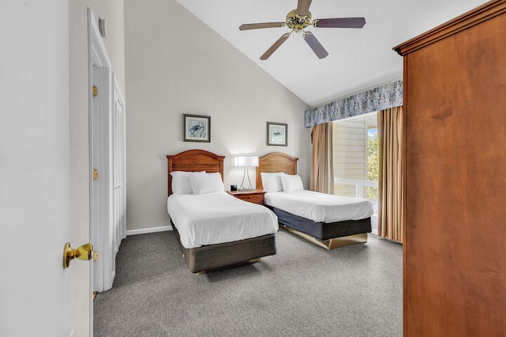 Room 4 of 52