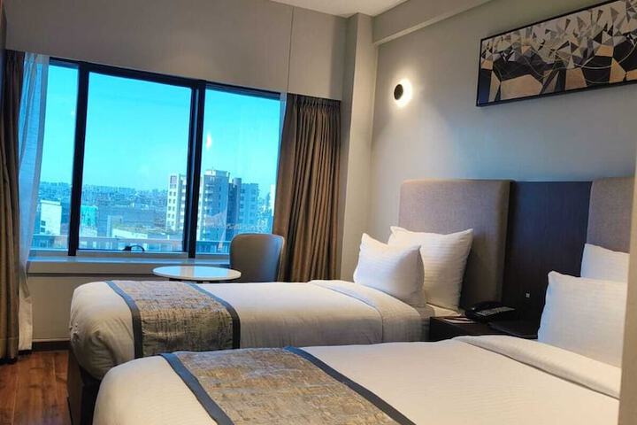 Room 18 of 39