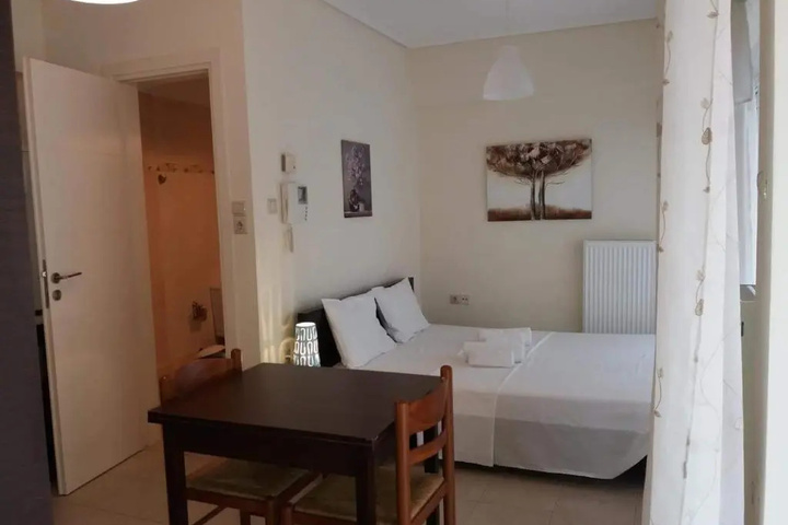 Room 4 of 11