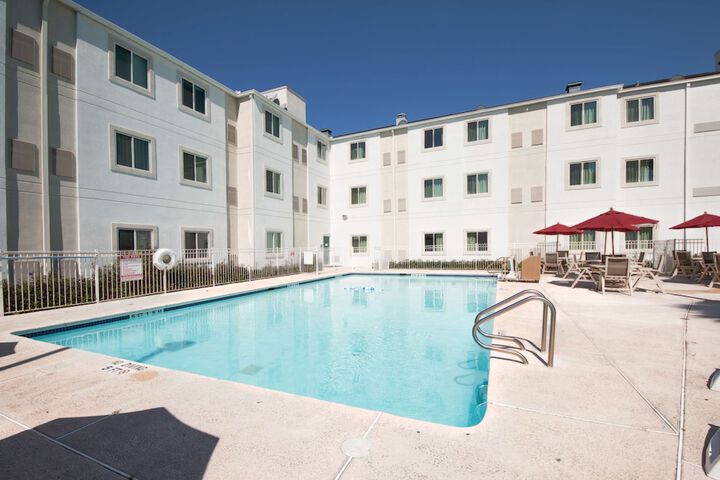 Pool 33 of 44