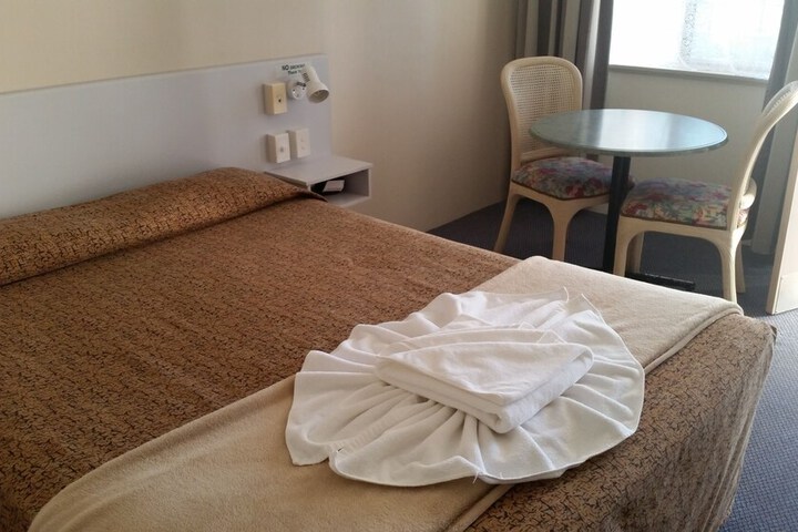 Room 4 of 26